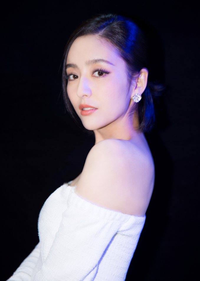 佟丽娅01.jpg